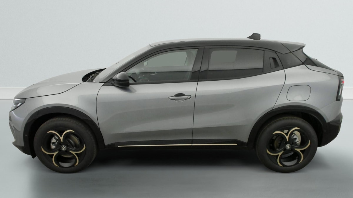 Vente en ligne Alfa Romeo Junior 1.2 Ibrida 145 ch eDCT6 Intensa au prix de 30 480 €