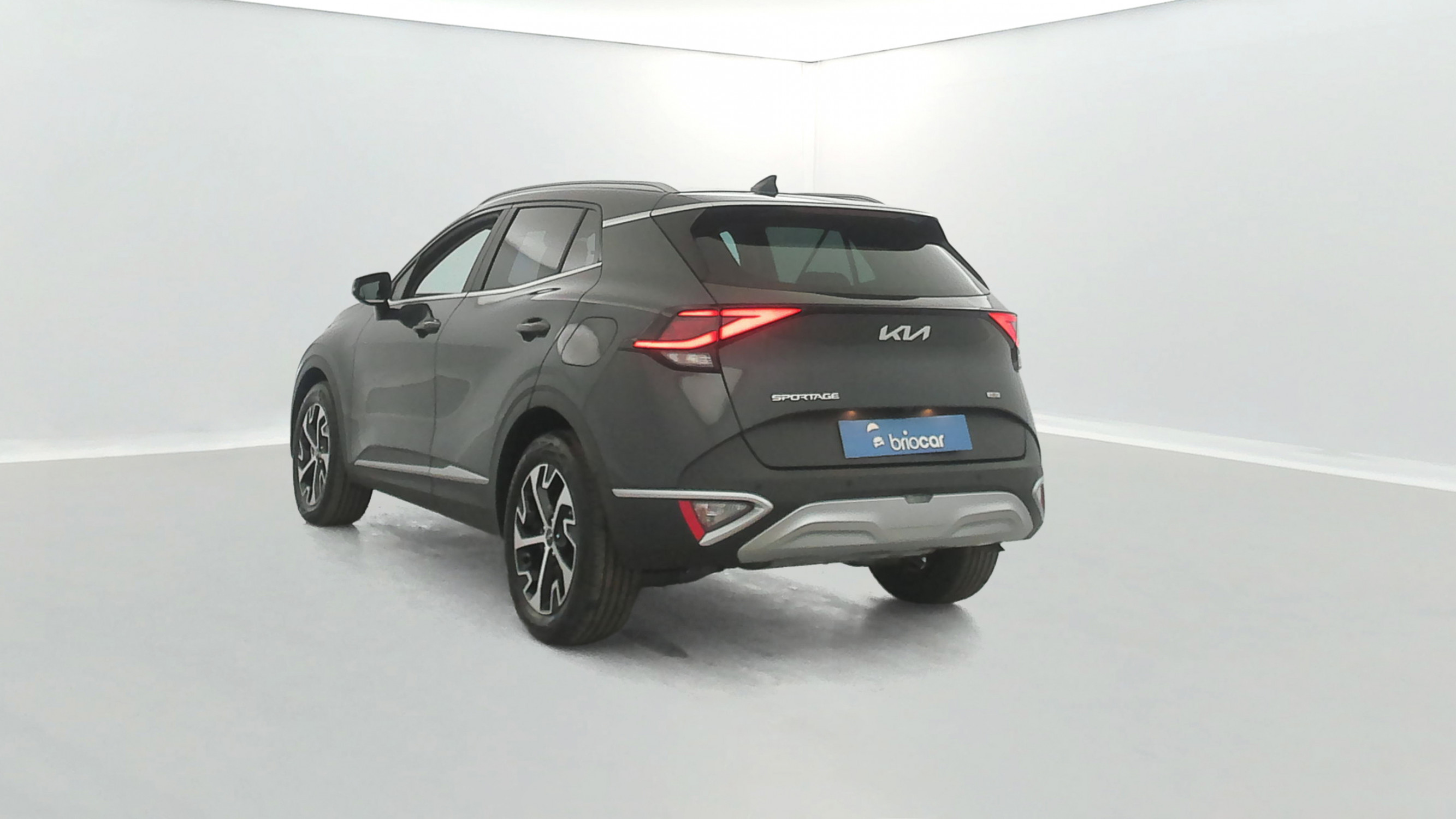 Vente en ligne Kia Sportage 1.6 T-GDi 210ch HEV Active BVA6 Suréquipé au prix de 30 990 €