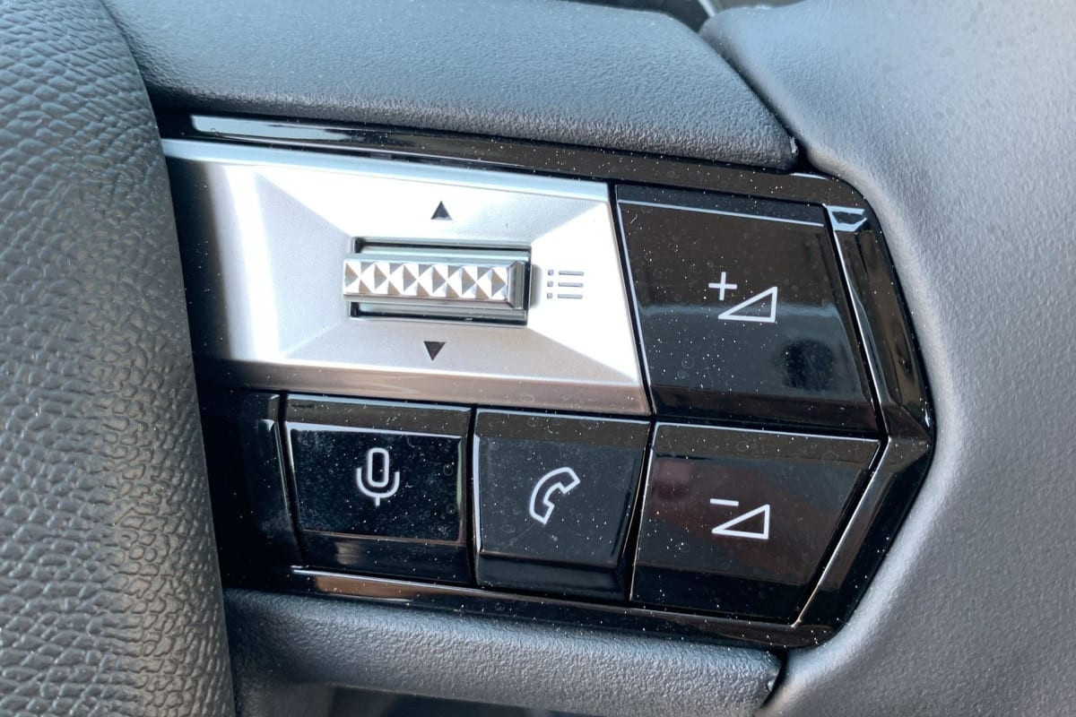 Vente en ligne Ds DS4 Hybride 145 e-DCT6 Etoile - Alcantara au prix de 33 420 €
