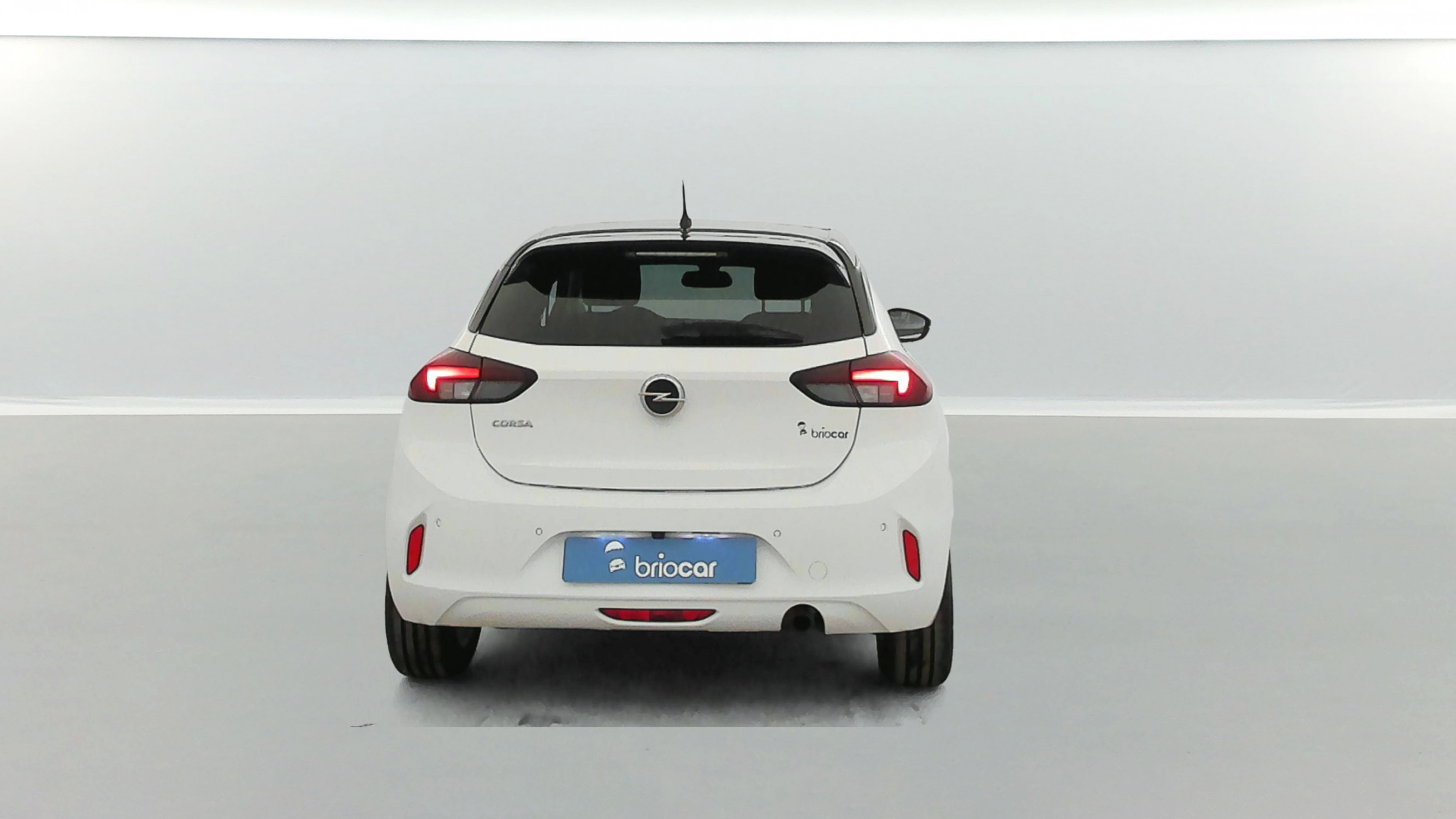 Vente en ligne Opel Corsa 1.2 75ch Design & Tech Suréquipée au prix de 10 490 €