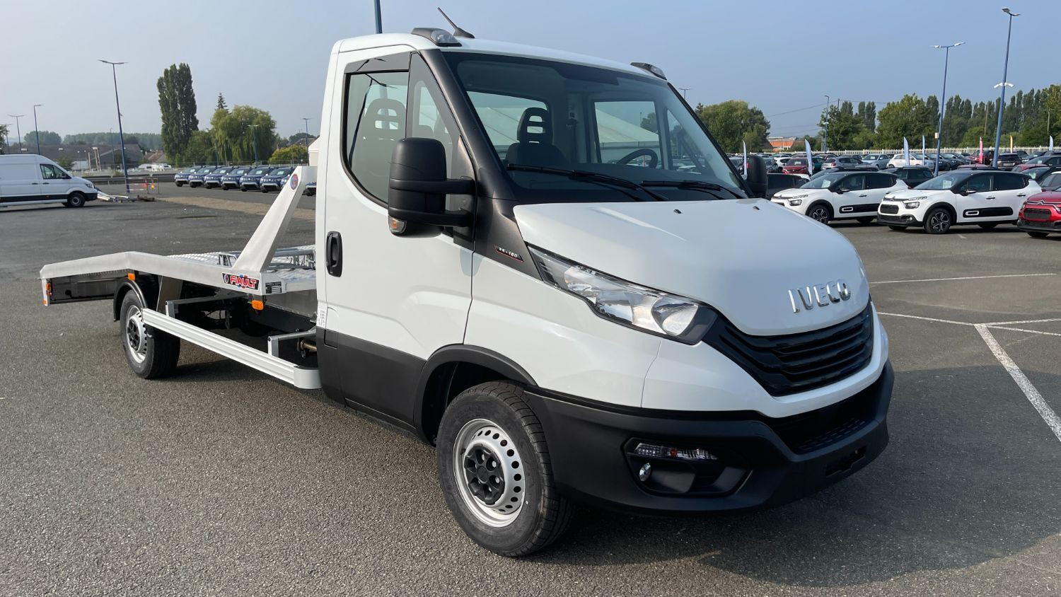 Vente en ligne Iveco Daily DAILY III 35S16H 4100 3.0 156ch Porte Voiture Plat'fix PF18 Alu au prix de 56 480 €