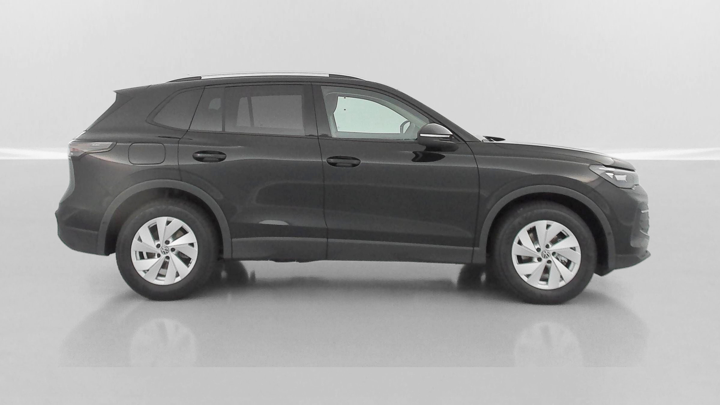 Vente en ligne Volkswagen Tiguan TIGUAN III 1.5 eTSI 150ch Life Plus DSG7 au prix de 38 510 €