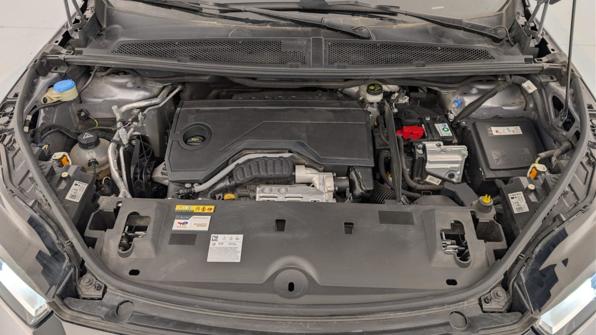 Vente en ligne Peugeot 3008 Hybrid 136 e-DCS6 Allure au prix de 26 040 €
