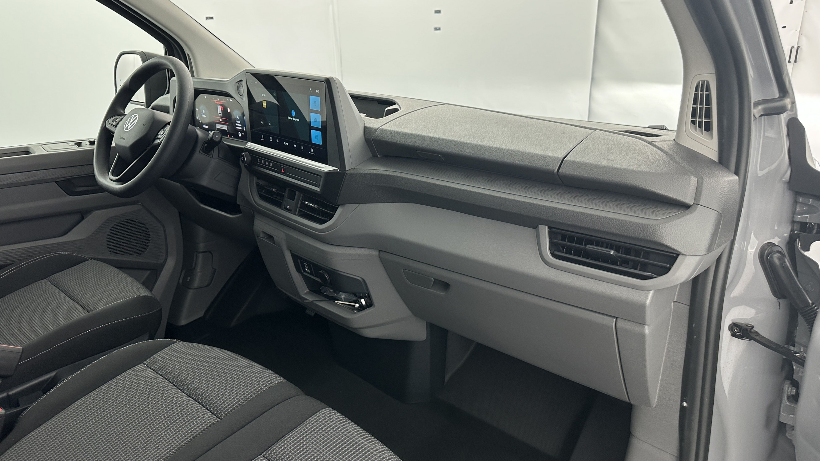 Vente en ligne Volkswagen Transporter TRANSPORTER T7 Van L1 2.0 TDI 150ch Business BVA8 au prix de 40 980 €