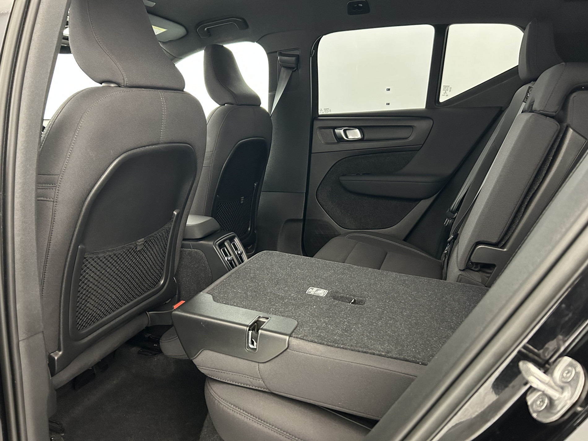 Vente en ligne Volvo XC40 Recharge 231ch Plus EDT + Pack Hiver avec pompe à chaleur au prix de 29 780 €