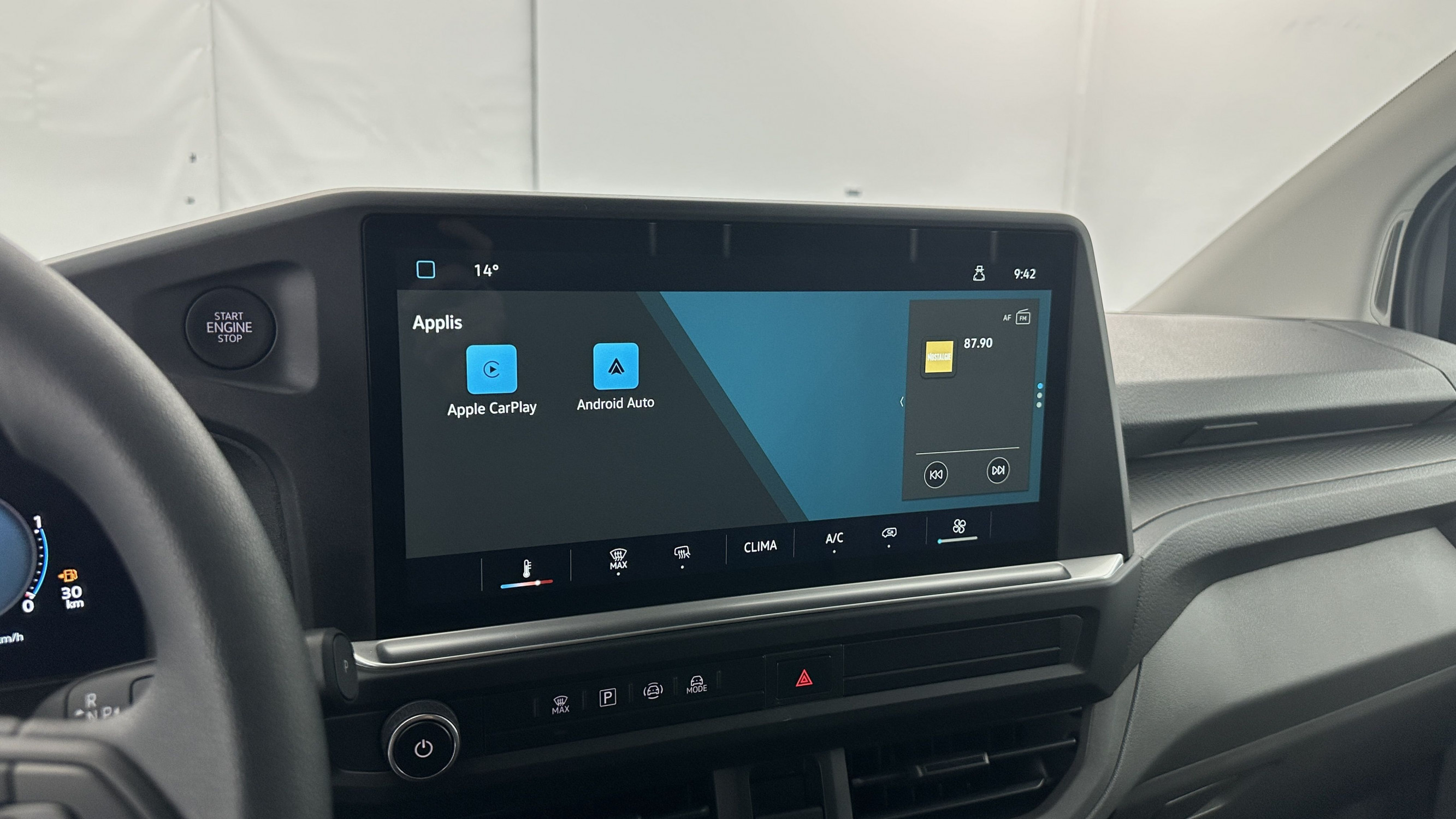 Vente en ligne Volkswagen Transporter TRANSPORTER T7 Van L1 2.0 TDI 150ch Business BVA8 au prix de 40 980 €