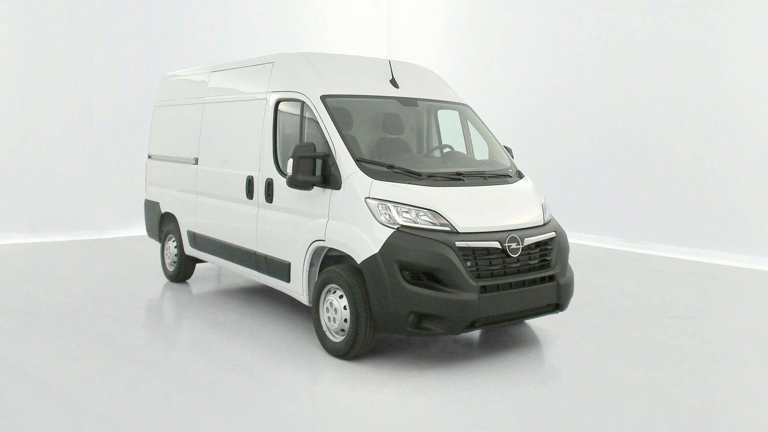 Vente en ligne Opel Movano MOVANO L2H2 35 2.2 BlueHDi 140ch Essentia au prix de 30 680 €
