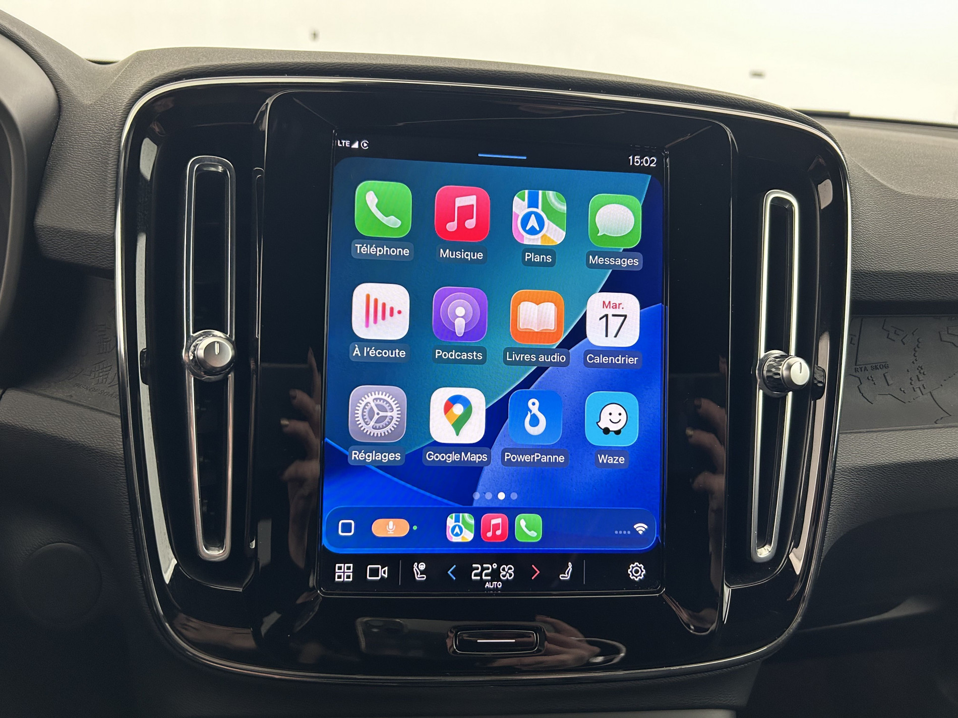 Vente en ligne Volvo XC40 Recharge 231ch Plus EDT + Pack Hiver avec pompe à chaleur au prix de 29 780 €