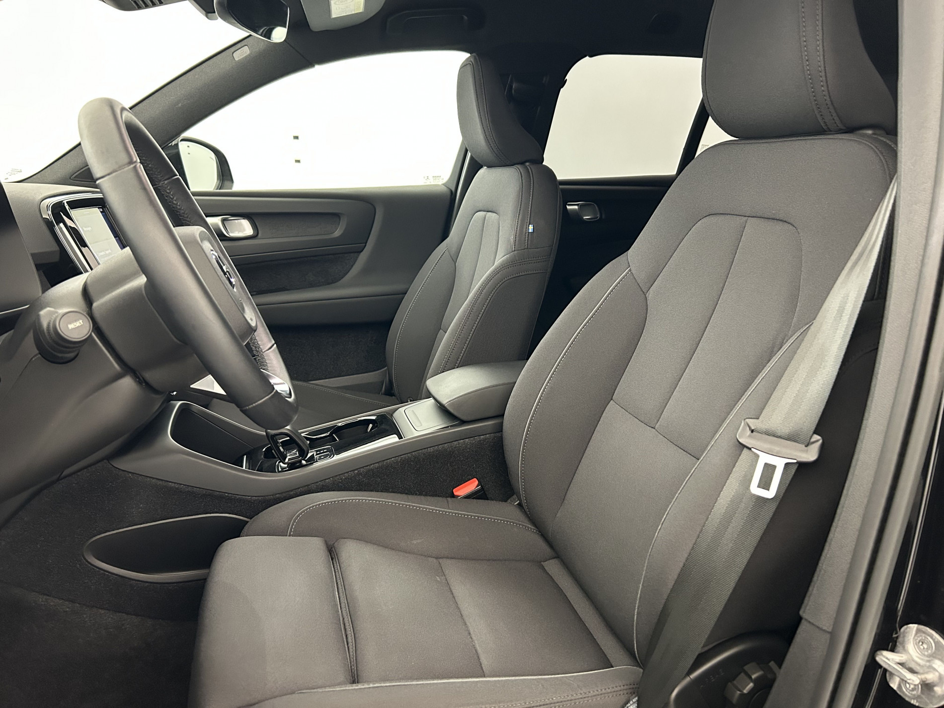 Vente en ligne Volvo XC40 Recharge 231ch Plus EDT + Pack Hiver avec pompe à chaleur au prix de 29 780 €