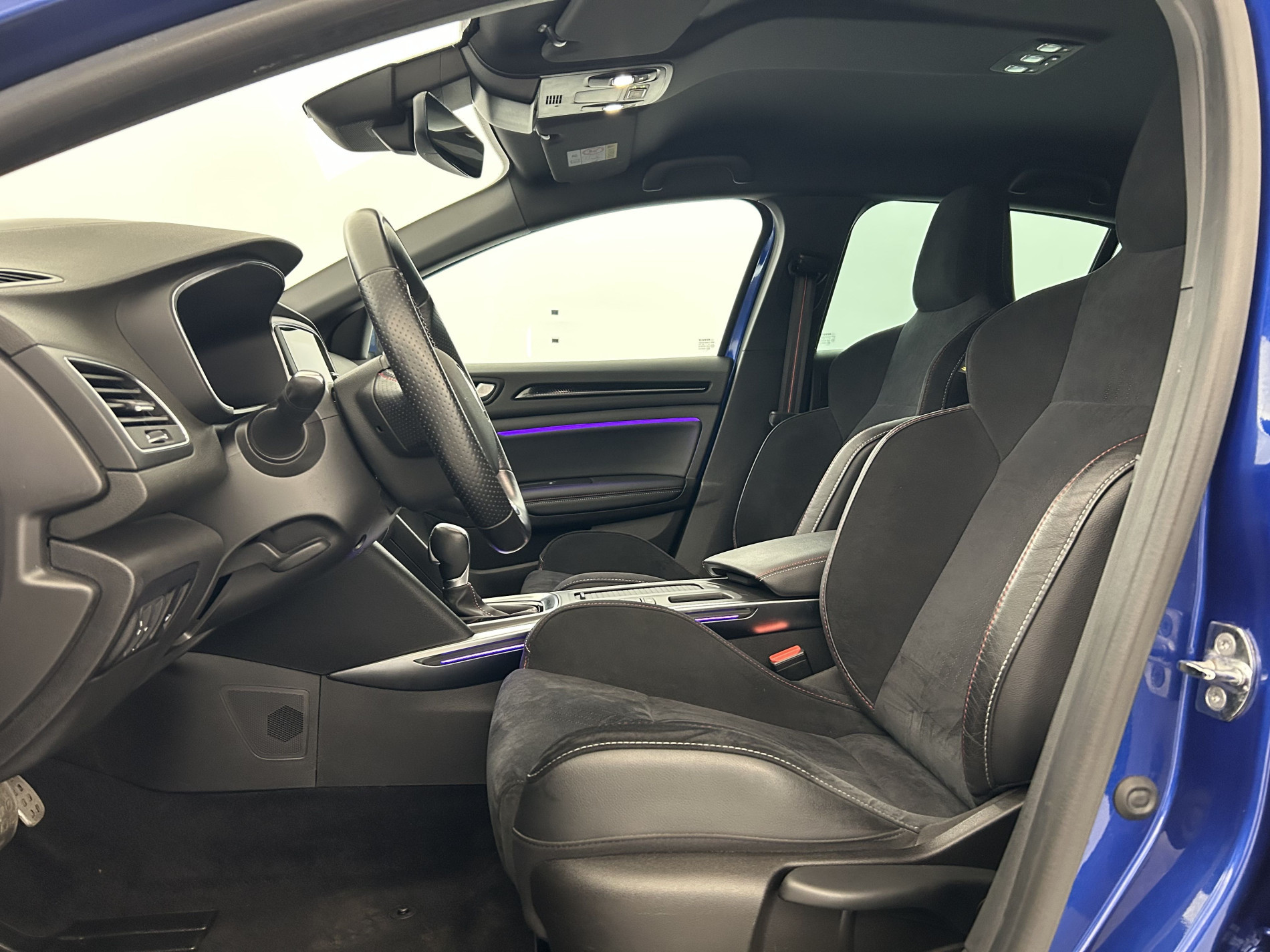 Vente en ligne Renault Megane 1.6 E-Tech Plug-in 160ch RS Line Suréquipée au prix de 18 990 €