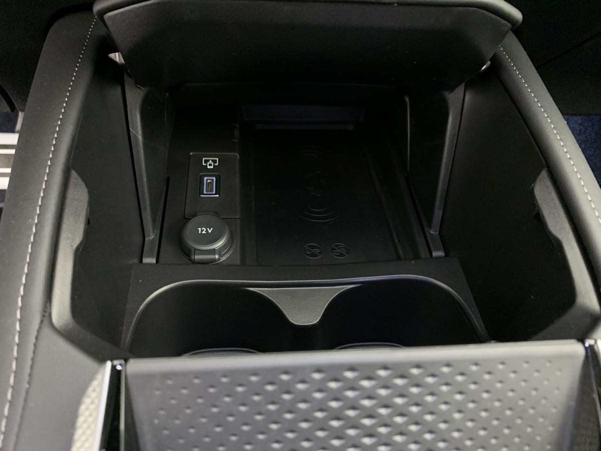 Vente en ligne Ds DS4 Hybride 145 e-DCT6 Etoile - Alcantara au prix de 33 240 €