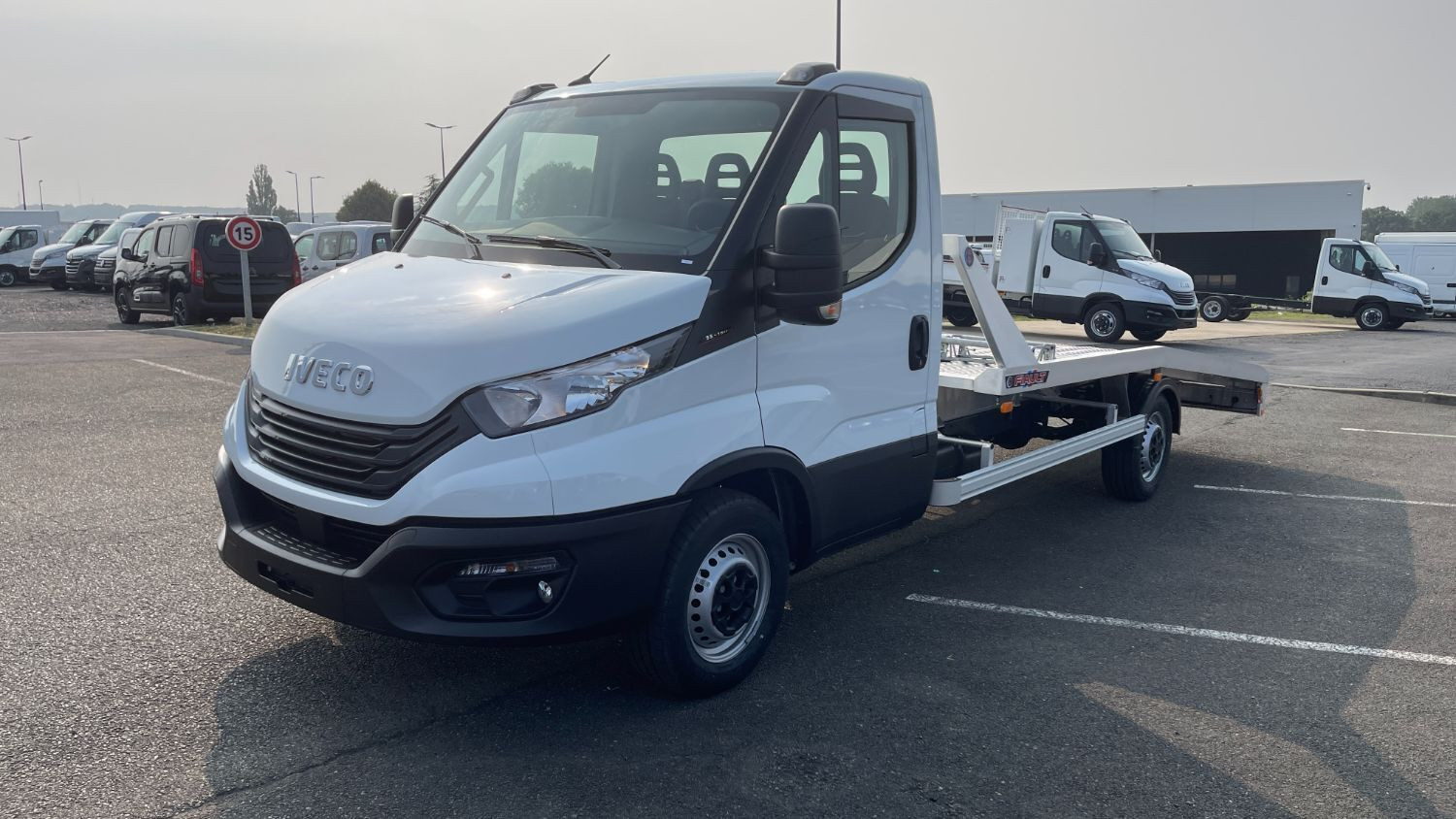 Vente en ligne Iveco Daily DAILY III 35S16H 4100 3.0 156ch Porte Voiture Plat'fix PF18 Alu au prix de 56 480 €