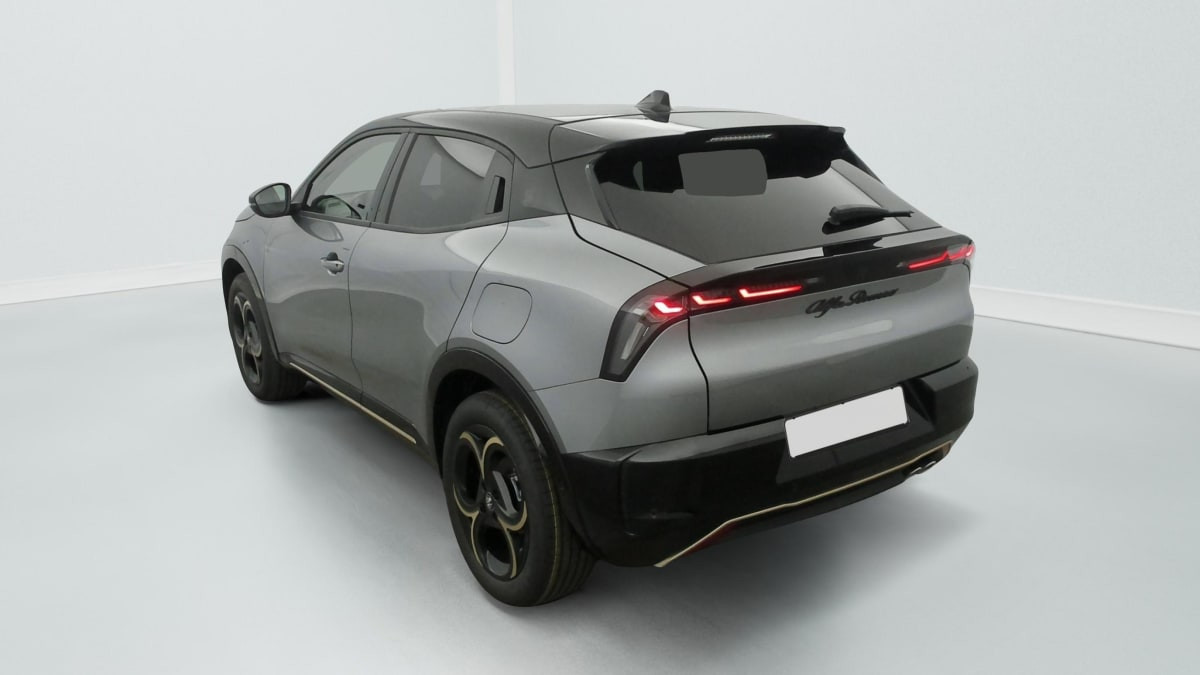Vente en ligne Alfa Romeo Junior 1.2 Ibrida 145 ch eDCT6 Intensa au prix de 30 480 €