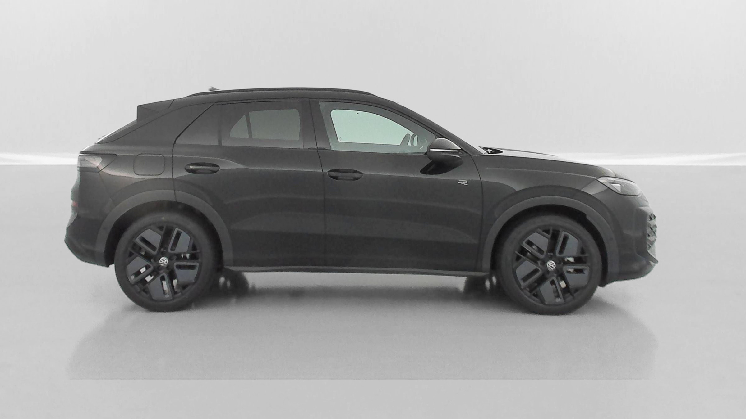 Vente en ligne Volkswagen T-Roc T-ROC 1.5 eTSI EVO2 Hybrid 150ch R-Line DSG7 au prix de 37 700 €