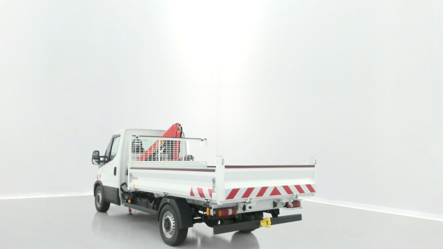 Vente en ligne Iveco Daily DAILY 35S14H 3750 2.3 136ch Benne Alu JPM + Grue PK 2900 au prix de 74 720 €