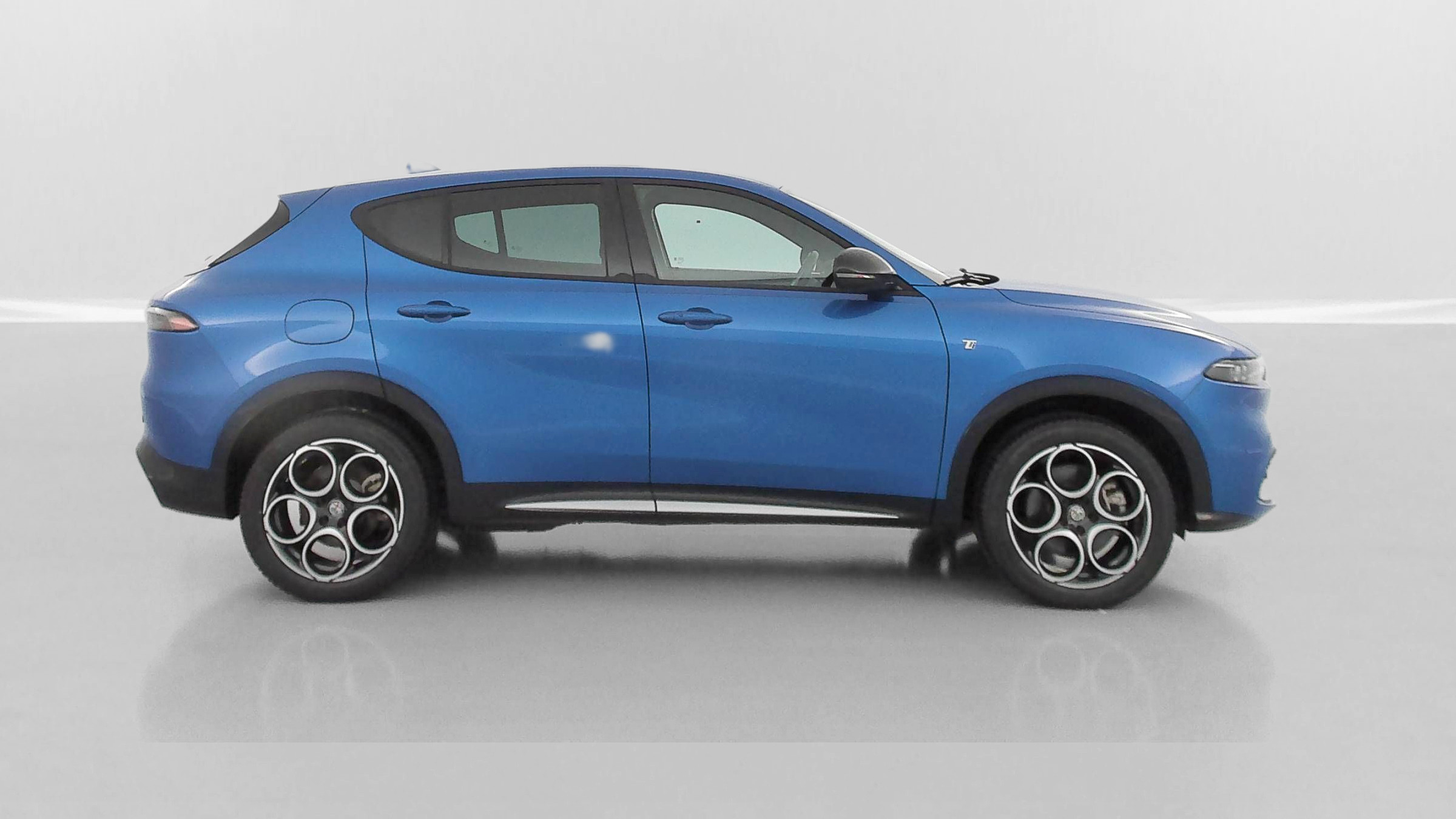 Vente en ligne Alfa Romeo Tonale TONALE 1.3 Hybride Rechargeable PHEV 280ch AT6 Ti au prix de 27 400 €