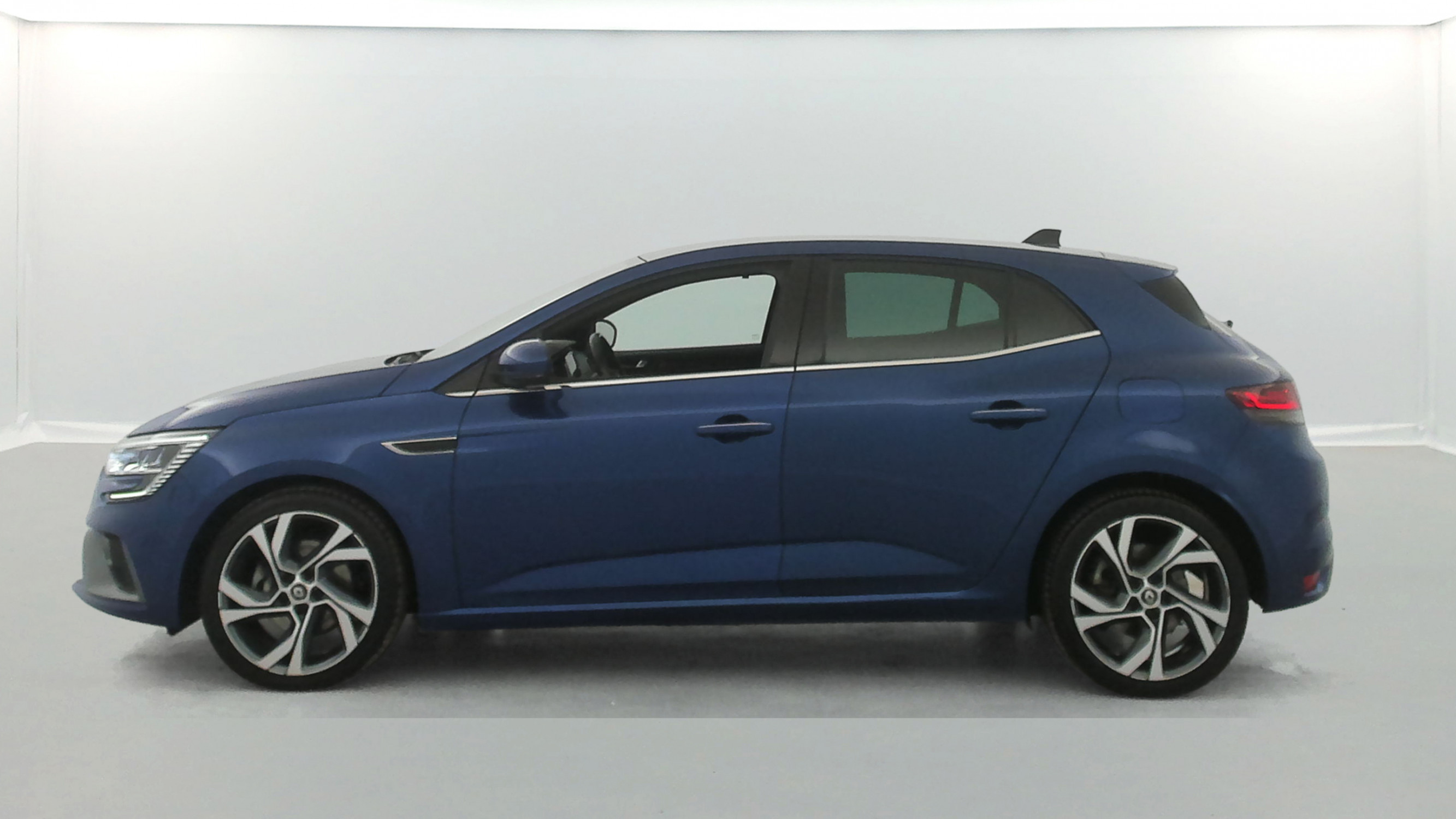 Vente en ligne Renault Megane 1.6 E-Tech Plug-in 160ch RS Line Suréquipée au prix de 18 990 €