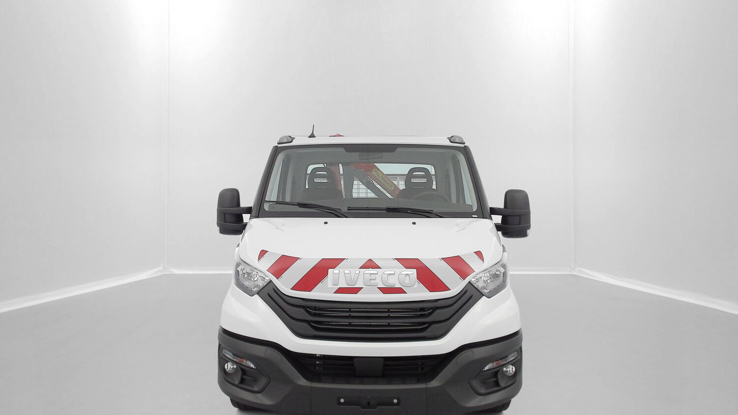 Vente en ligne Iveco Daily DAILY 35S14H 3750 2.3 136ch Benne Alu JPM + Grue PK 2900 au prix de 74 720 €