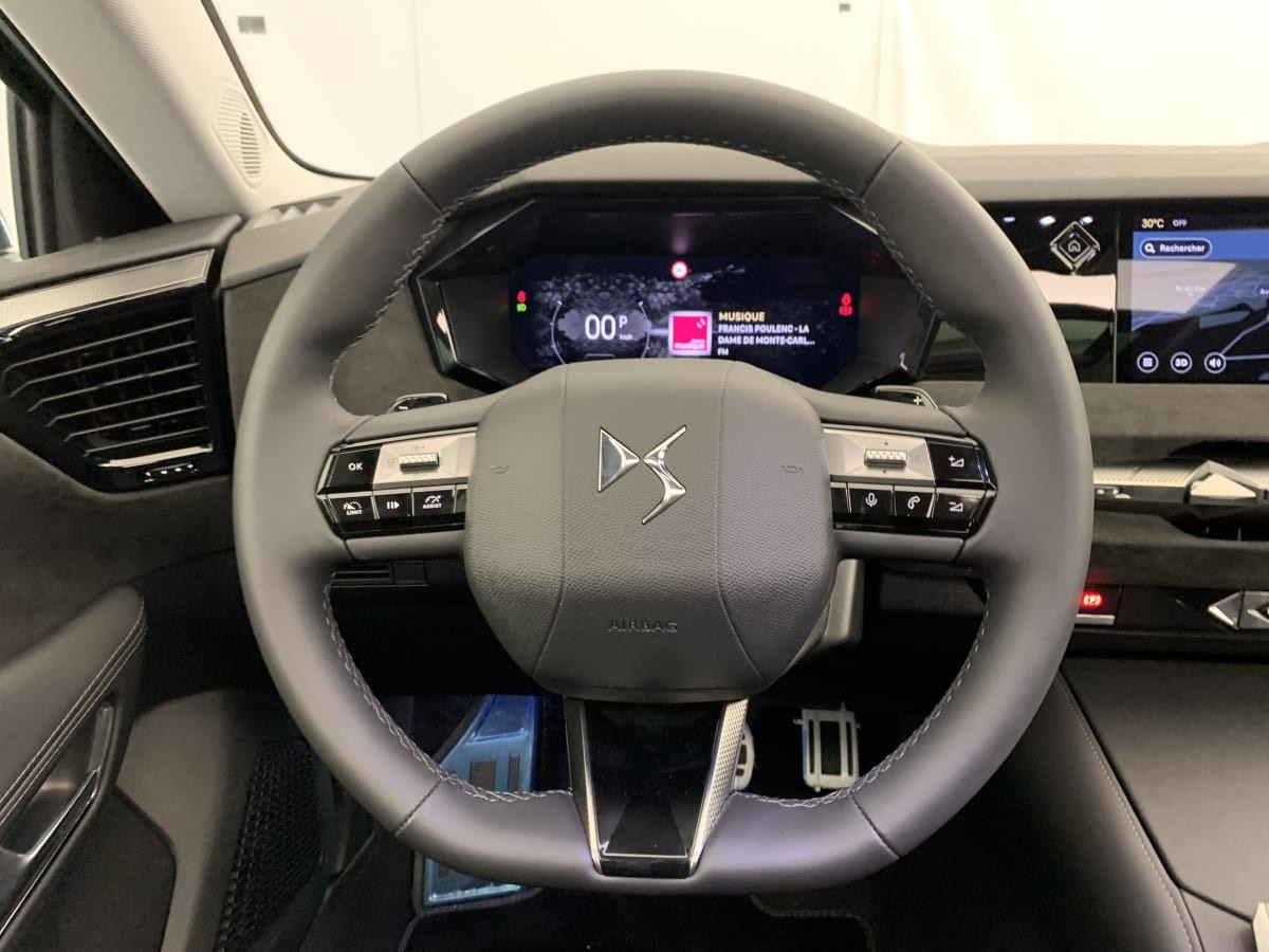 Vente en ligne Ds DS4 Hybride 145 e-DCT6 Etoile - Alcantara au prix de 32 430 €