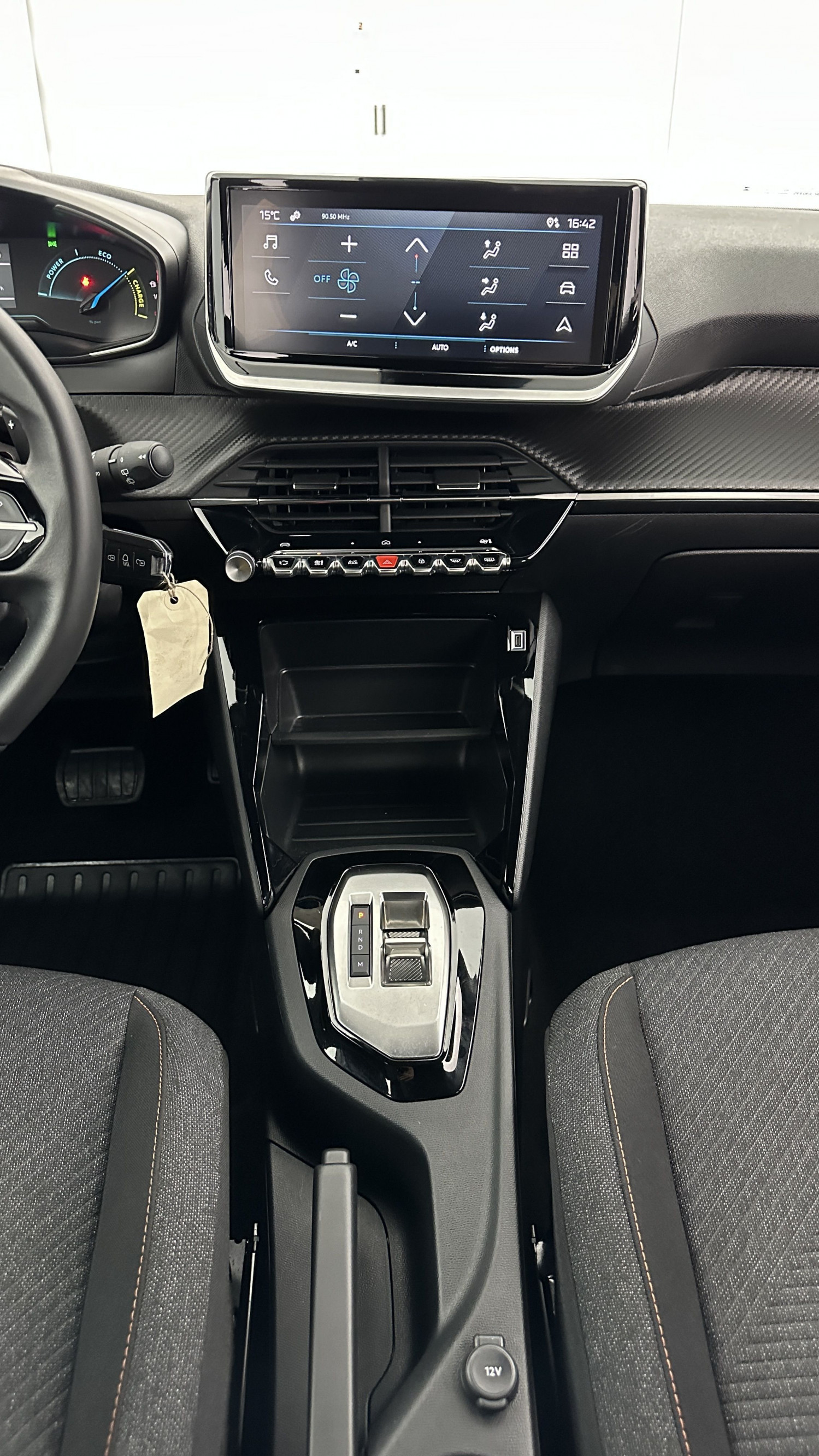 Vente en ligne Peugeot 2008 2008 II 1.2 Hybrid 145ch Style e-DCS6 au prix de 24 800 €