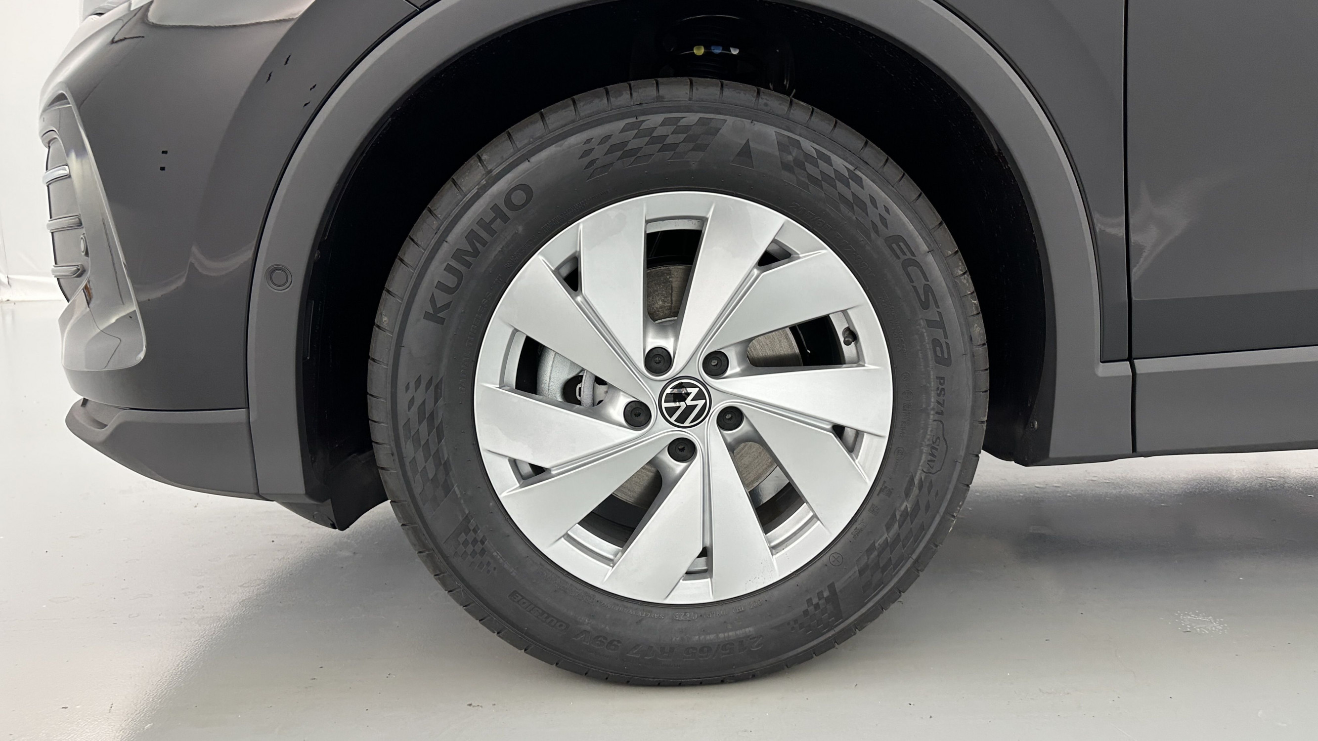 Vente en ligne Volkswagen Tiguan TIGUAN III 1.5 eTSI 150ch Life Plus DSG7 au prix de 38 510 €