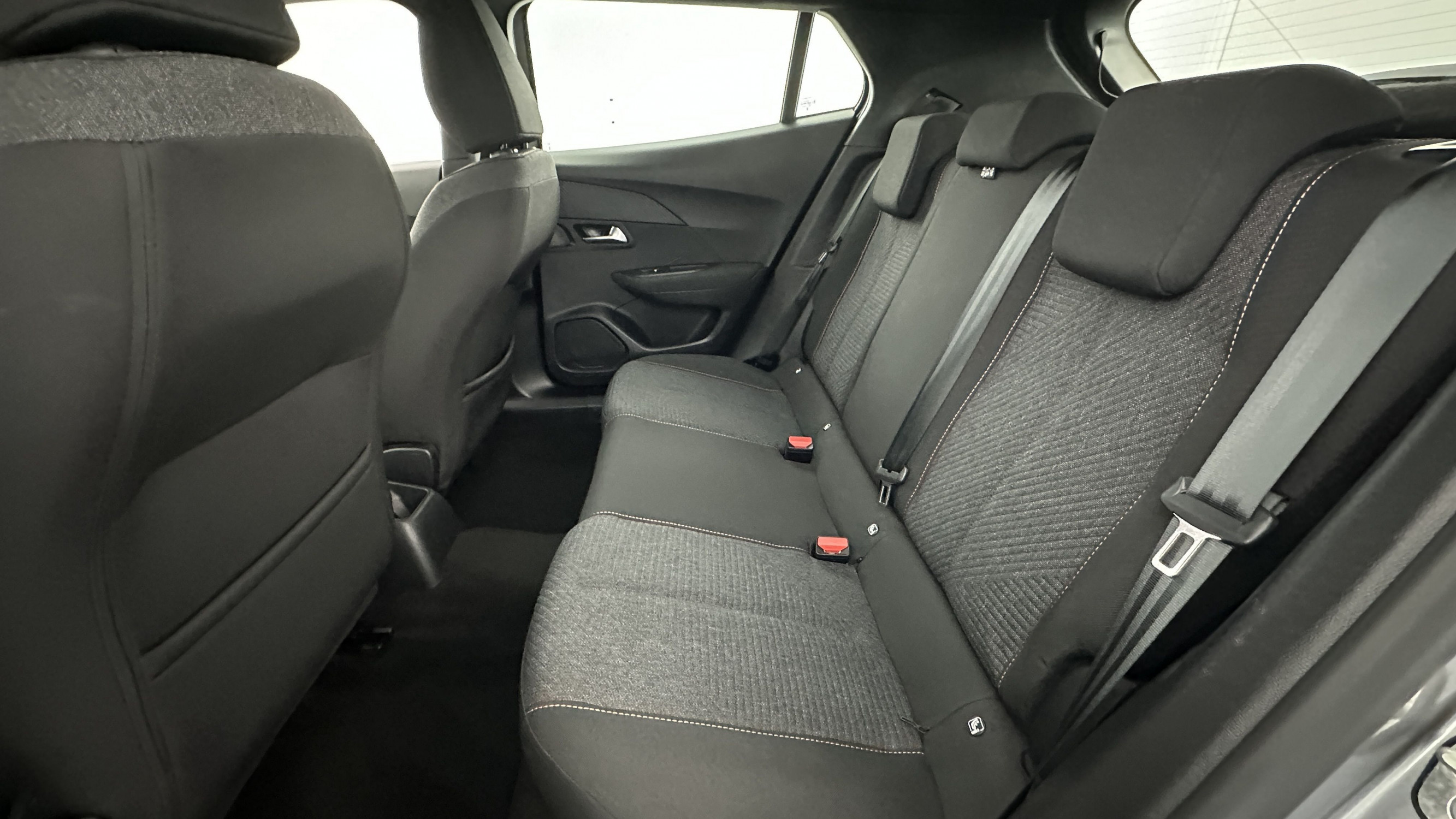 Vente en ligne Peugeot 2008 2008 II 1.2 Hybrid 145ch Style e-DCS6 au prix de 24 800 €