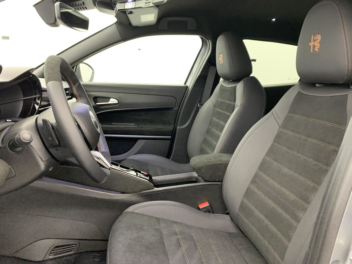 Vente en ligne Alfa Romeo Junior 1.2 Ibrida 145 ch eDCT6 Intensa au prix de 30 480 €