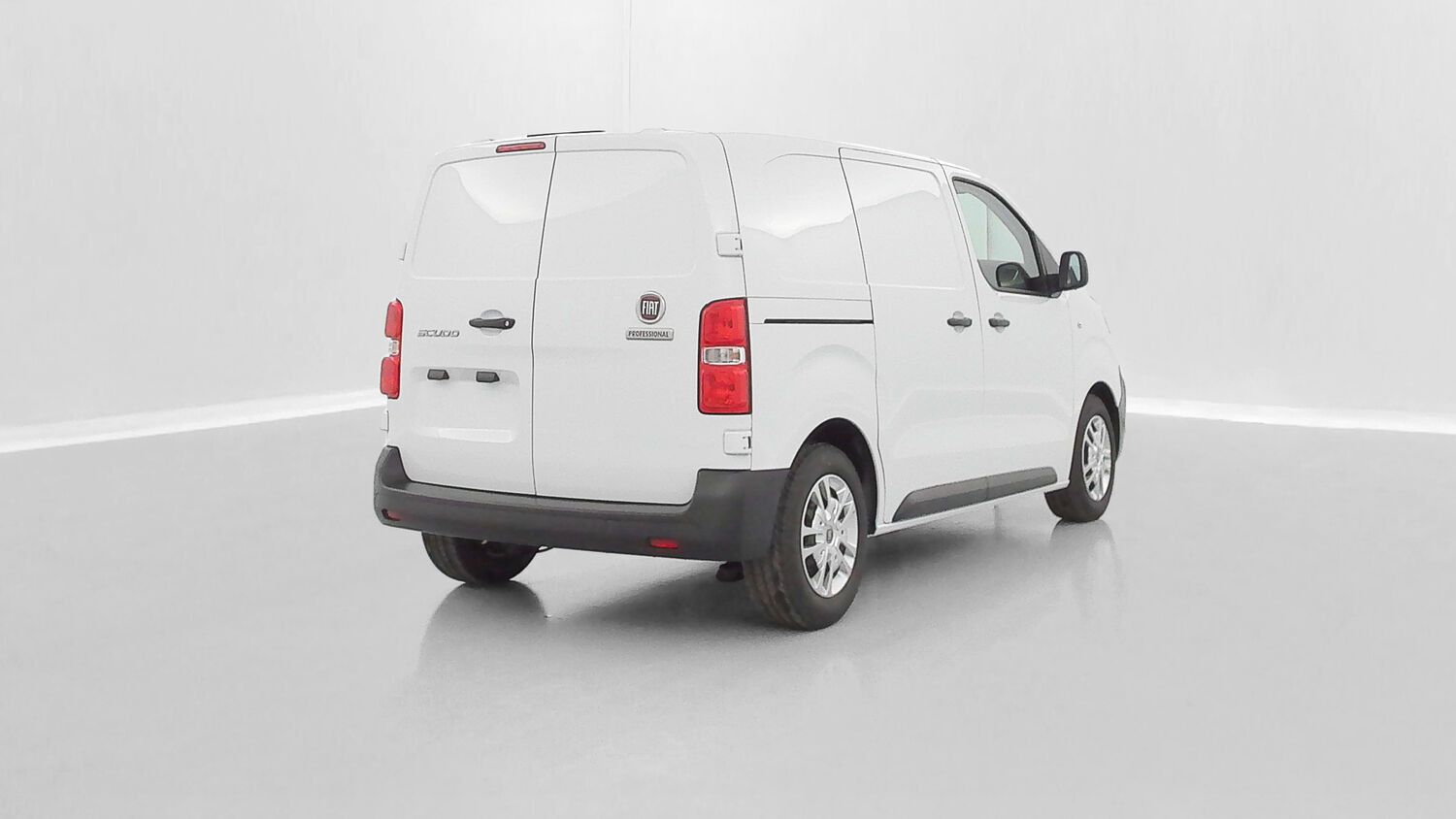 Vente en ligne Fiat Scudo SCUDO 1.5 MultiJet 120ch Compact au prix de 27 920 €