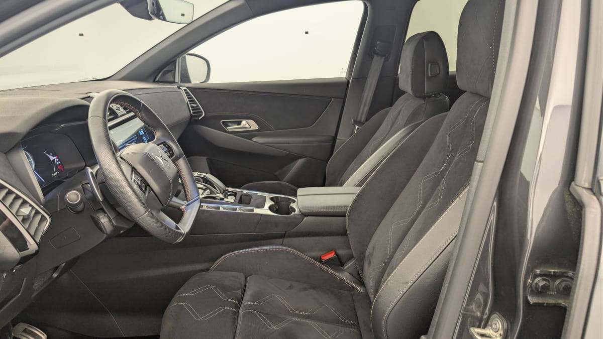 Vente en ligne Ds DS7 Crossback Hybride Rechargeable E-Tense 300 EAT8 4x4 Performance Line + au prix de 37 780 €