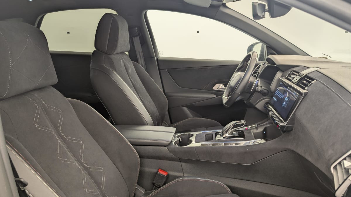 Vente en ligne Ds DS7 Crossback Hybride Rechargeable E-Tense 300 EAT8 4x4 Performance Line + au prix de 37 780 €