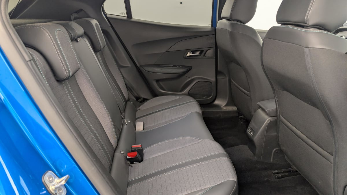 Vente en ligne Peugeot 2008 PureTech 130 S S BVM6 Allure Pack au prix de 16 150 €