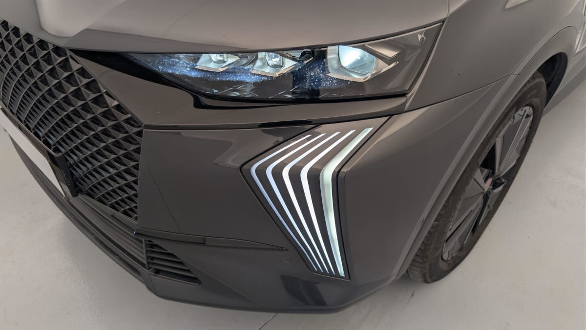 Vente en ligne Ds DS7 Crossback Hybride Rechargeable E-Tense 300 EAT8 4x4 Performance Line + au prix de 37 780 €