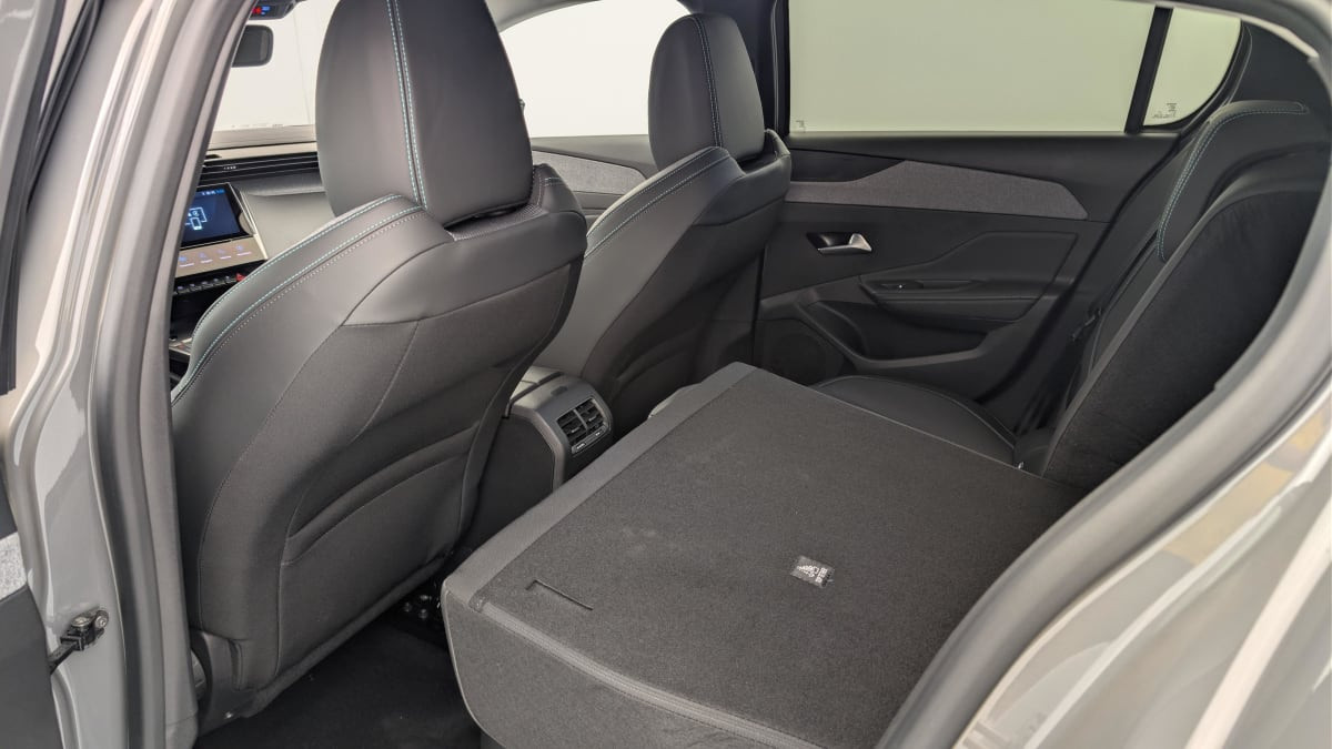 Vente en ligne Peugeot 308 Hybrid 145 e-DCS6 Allure au prix de 25 010 €