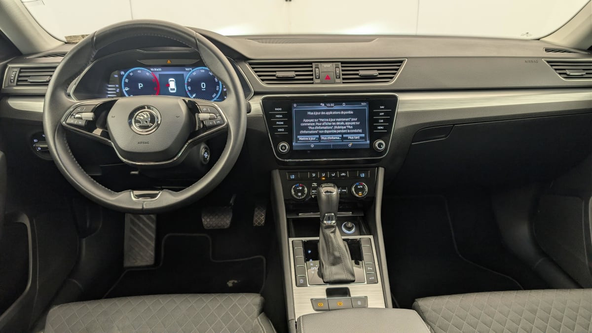 Vente en ligne Skoda Superb 2.0 TDI 150 SCR DSG7 BUSINESS au prix de 24 390 €
