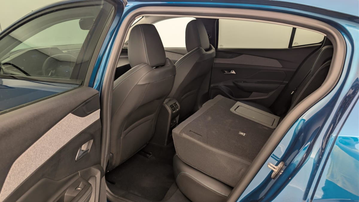 Vente en ligne Peugeot 408 Hybrid 145 e-DCS6 Allure au prix de 22 850 €