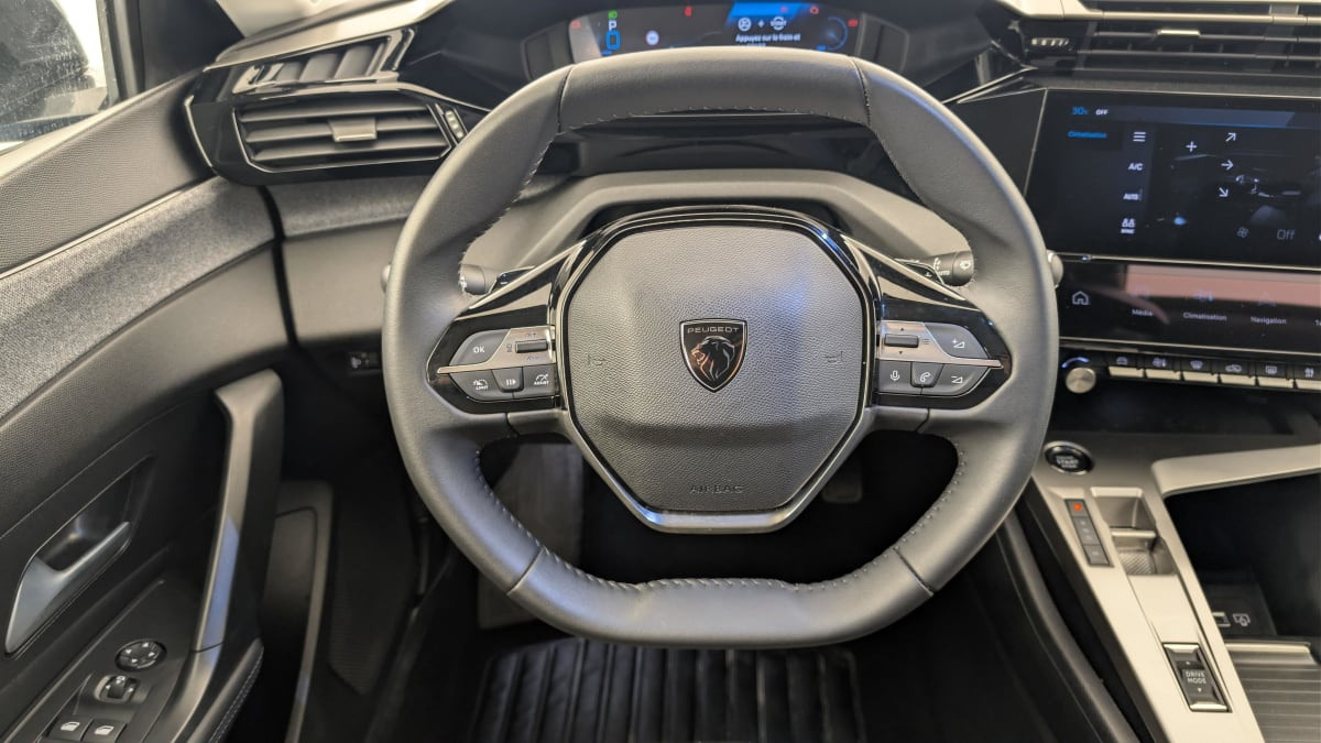 Vente en ligne Peugeot 408 Hybrid 145 e-DCS6 Allure au prix de 22 850 €