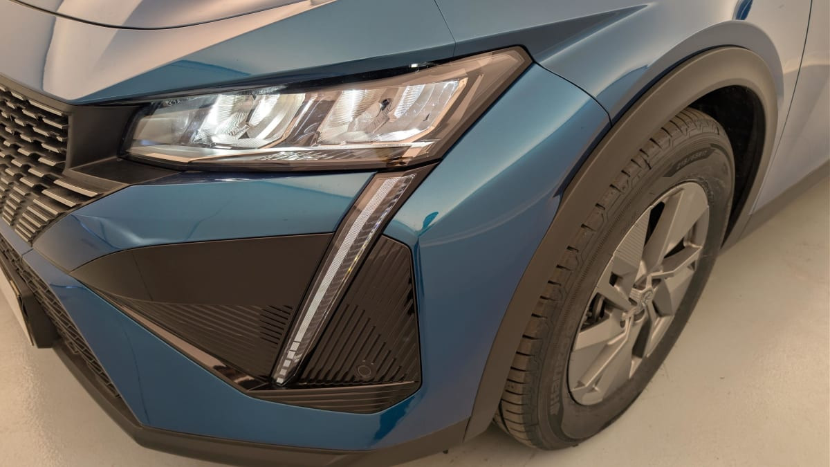 Vente en ligne Peugeot 408 Hybrid 145 e-DCS6 Allure au prix de 22 850 €