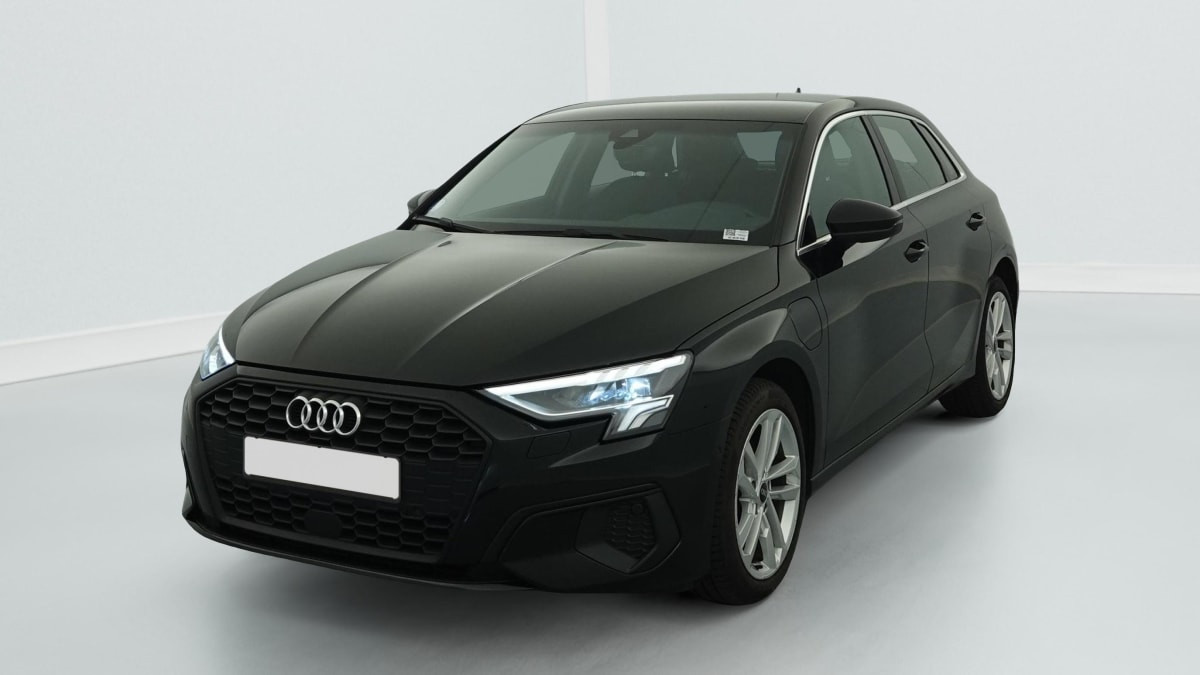 Audi A3 40 TFSIE 204 S TRONIC 6 BUSINESS LINE occasion de 2021 en vente à Rennes