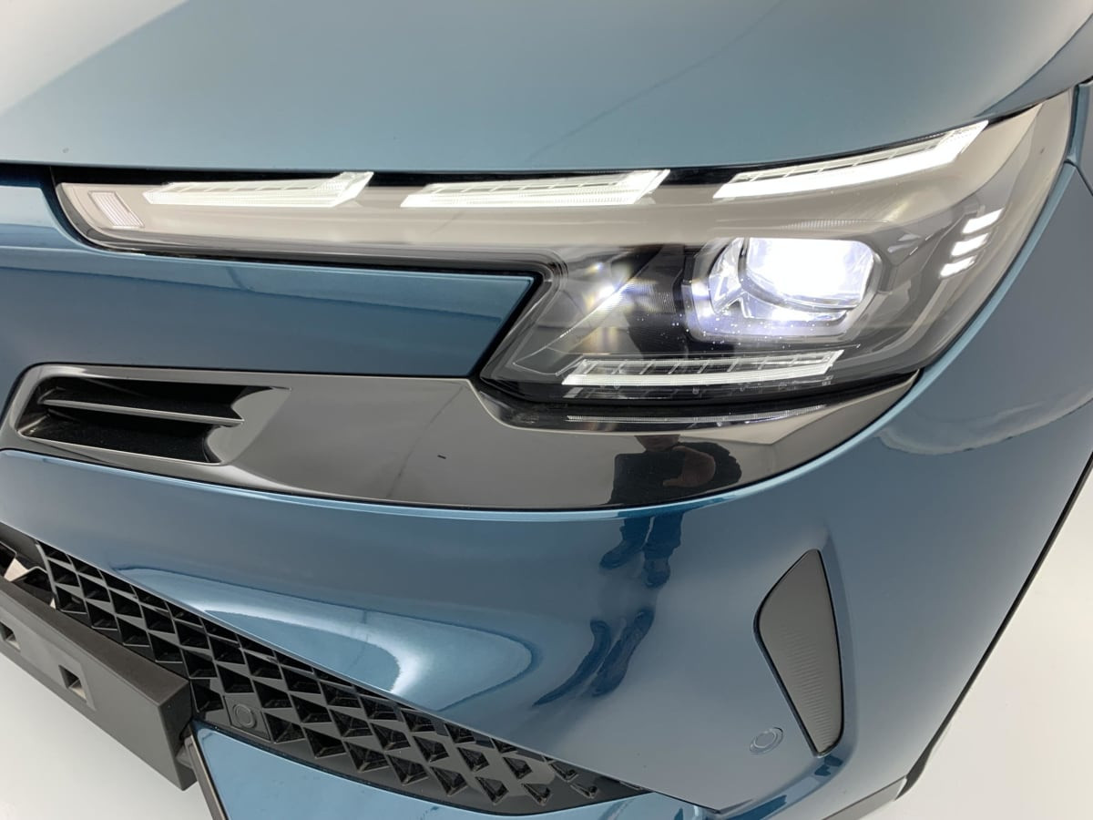 Vente en ligne Alfa Romeo Junior 1.2 Ibrida 145 ch e-DCT6 Ti au prix de 29 340 €