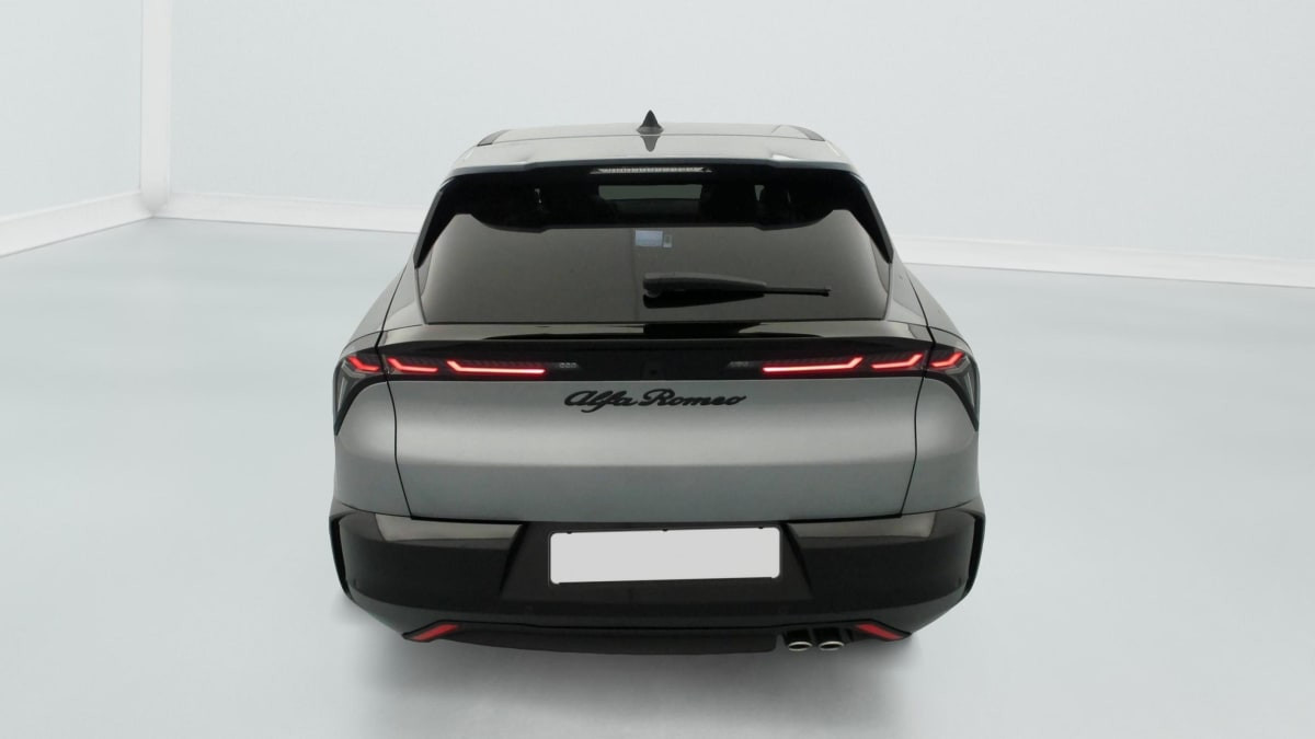Vente en ligne Alfa Romeo Junior 1.2 Ibrida 145 ch e-DCT6 Ti au prix de 29 340 €