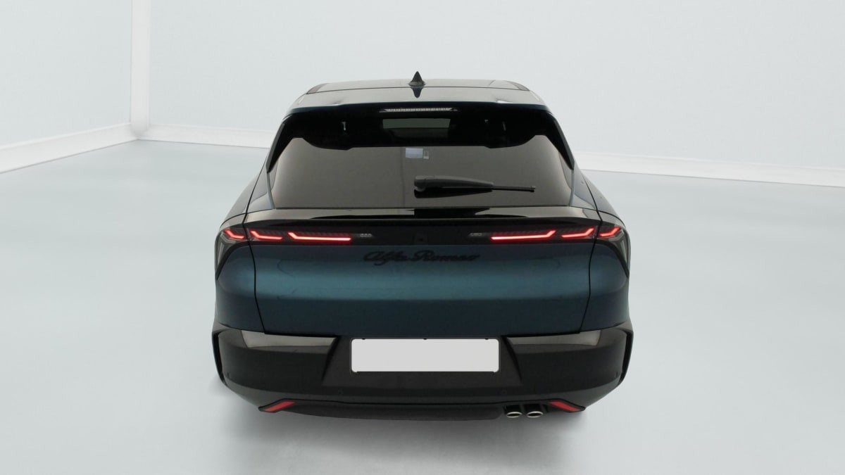 Vente en ligne Alfa Romeo Junior 1.2 Ibrida 145 ch e-DCT6 Ti au prix de 29 340 €