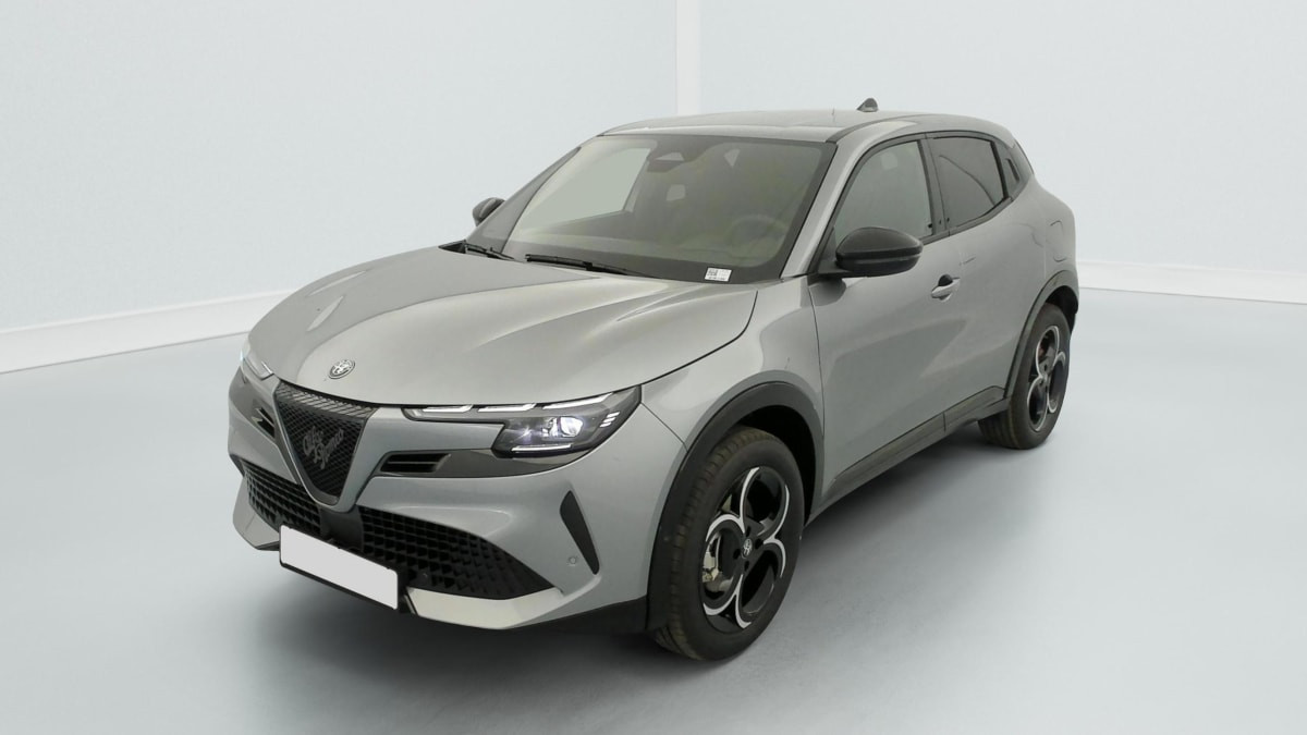 Vente en ligne Alfa Romeo Junior 1.2 Ibrida 145 ch e-DCT6 Ti au prix de 29 340 €