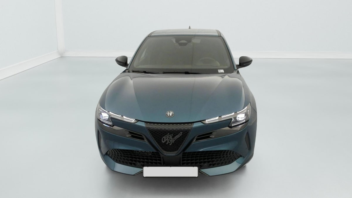 Vente en ligne Alfa Romeo Junior 1.2 Ibrida 145 ch e-DCT6 Ti au prix de 29 340 €
