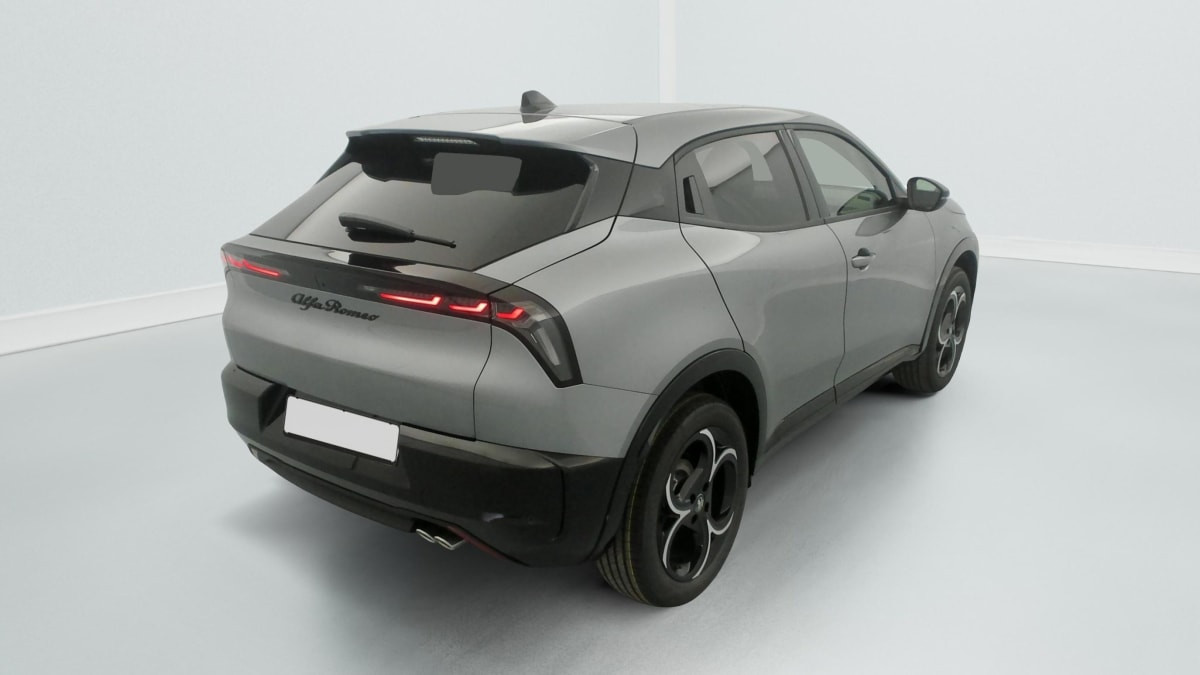 Vente en ligne Alfa Romeo Junior 1.2 Ibrida 145 ch e-DCT6 Ti au prix de 29 340 €