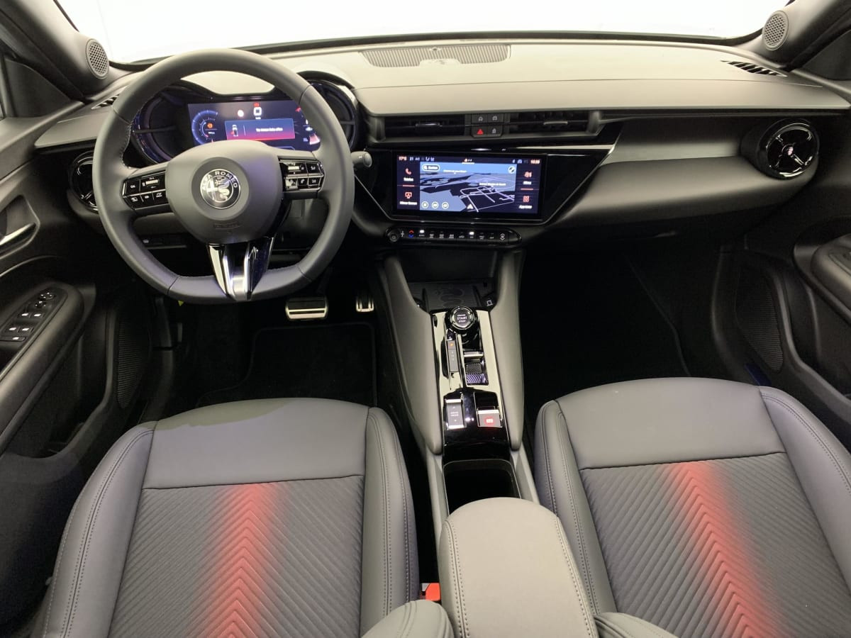 Vente en ligne Alfa Romeo Junior 1.2 Ibrida 145 ch e-DCT6 Ti au prix de 29 340 €
