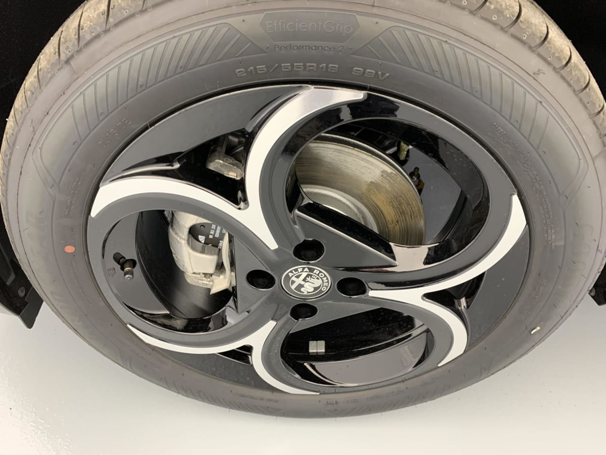 Vente en ligne Alfa Romeo Junior 1.2 Ibrida 145 ch e-DCT6 Ti au prix de 29 340 €