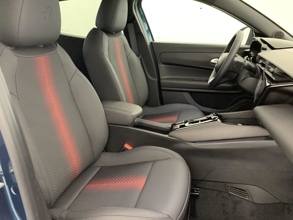 Vente en ligne Alfa Romeo Junior 1.2 Ibrida 145 ch e-DCT6 Ti au prix de 29 340 €
