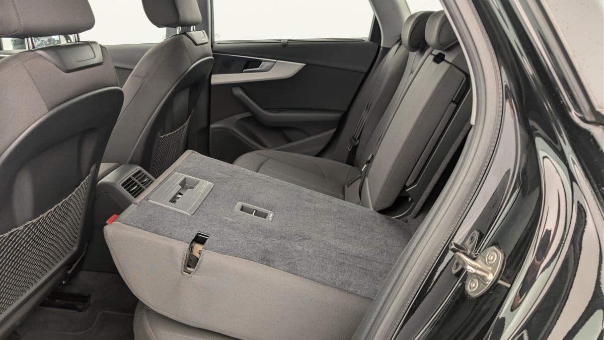 Vente en ligne Audi A4 Avant 35 TDI 163 S tronic 7 Design au prix de 27 480 €