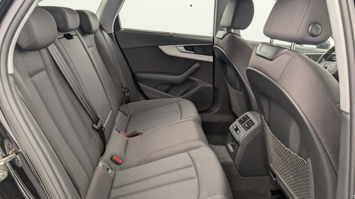 Vente en ligne Audi A4 Avant 35 TDI 163 S tronic 7 Design au prix de 27 480 €