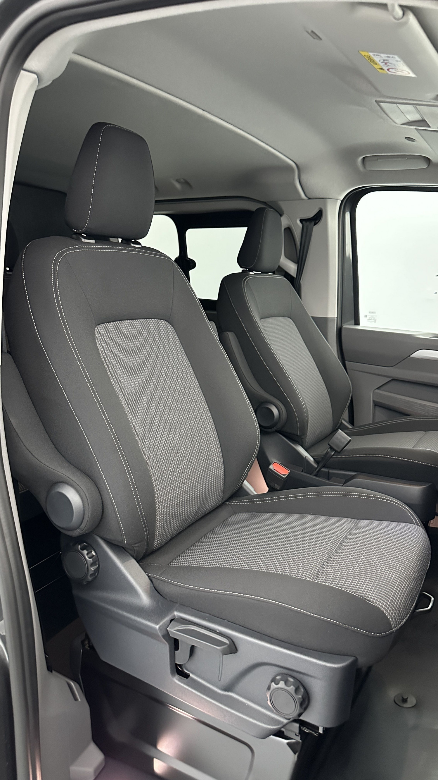 Vente en ligne Volkswagen Transporter TRANSPORTER PROCAB T7 L1H1 2.0 TDI 170ch Business BVA8 au prix de 50 720 €
